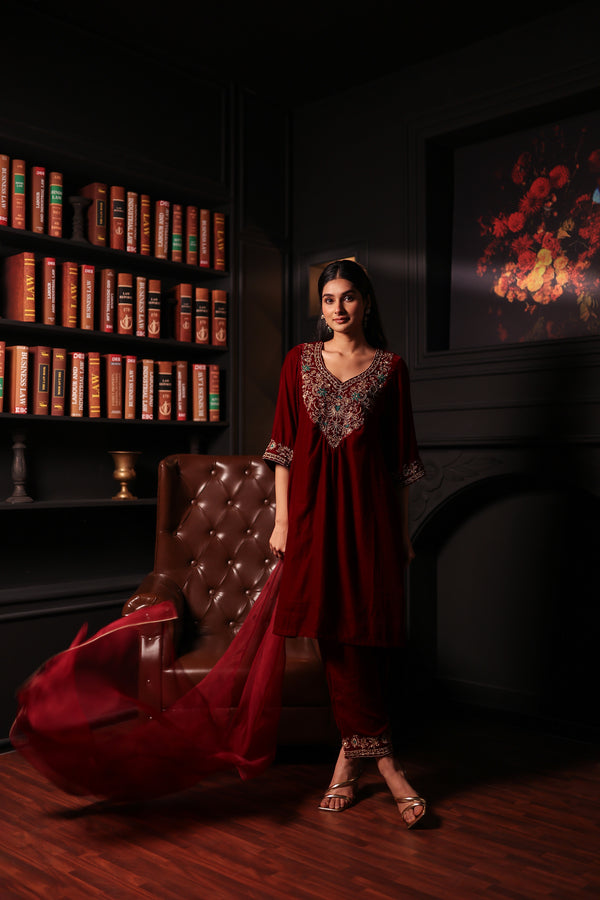 Zeba Velvet Kurta Set