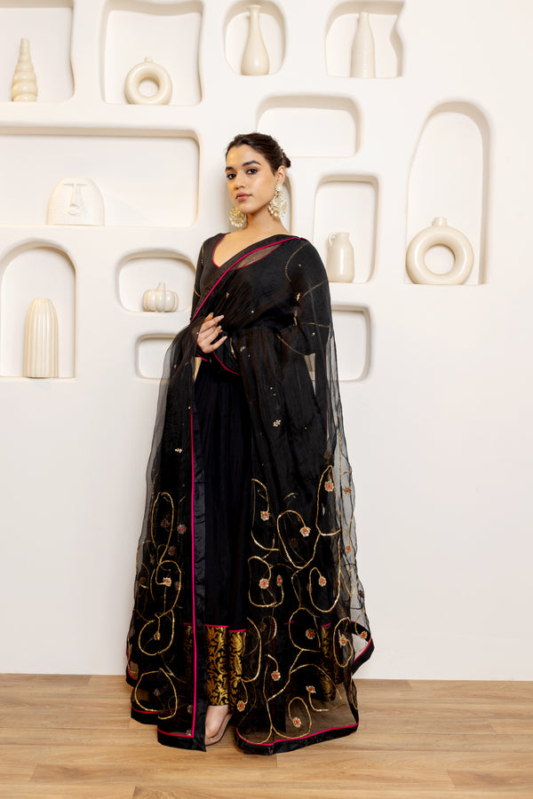 Noor Dabka Black Anakali